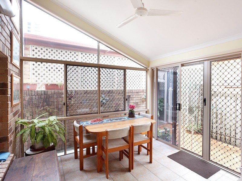 1/6 Beausang Street, Caloundra QLD 4551