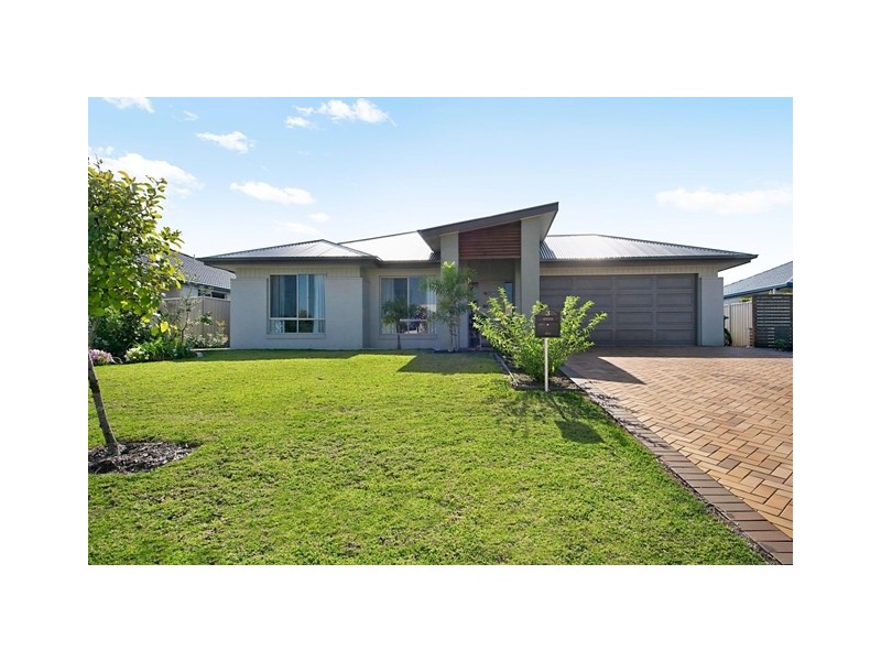 3 Rutherford Place, Pelican Waters QLD 4551