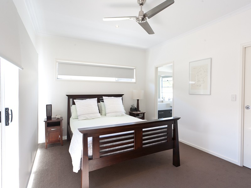 5 Castaway Court, Kawana Island QLD 4575