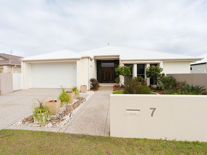 7 Hartley Crescent, Pelican Waters QLD 4551