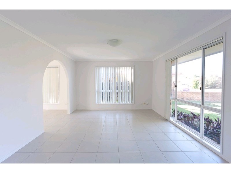 2 Parari Street, Warana QLD 4575