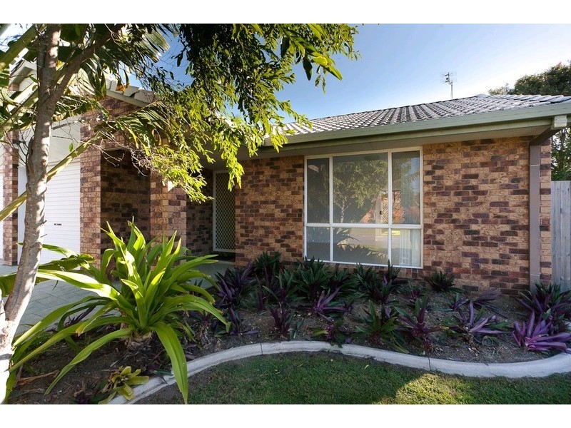 2 Parari Street, Warana QLD 4575