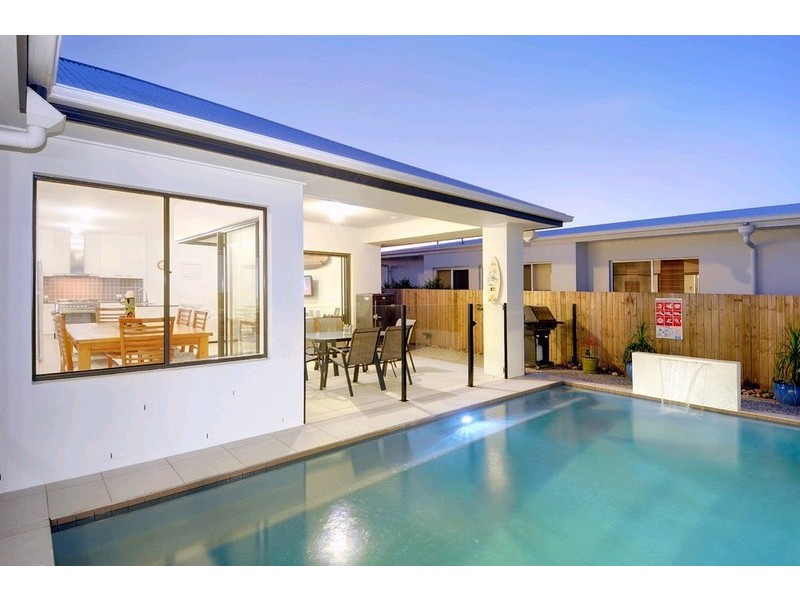 17 Airlie Crescent, Pelican Waters QLD 4551