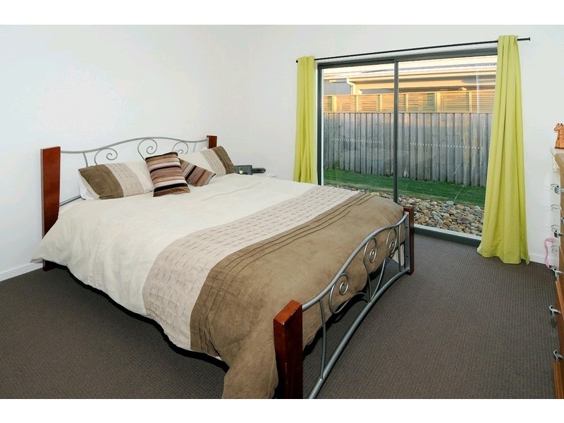 17 Airlie Crescent, Pelican Waters QLD 4551