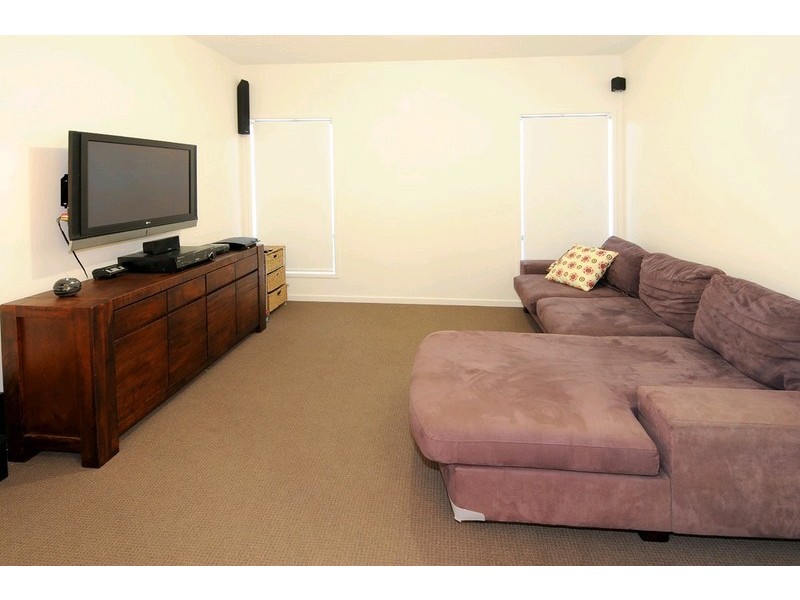 17 Airlie Crescent, Pelican Waters QLD 4551