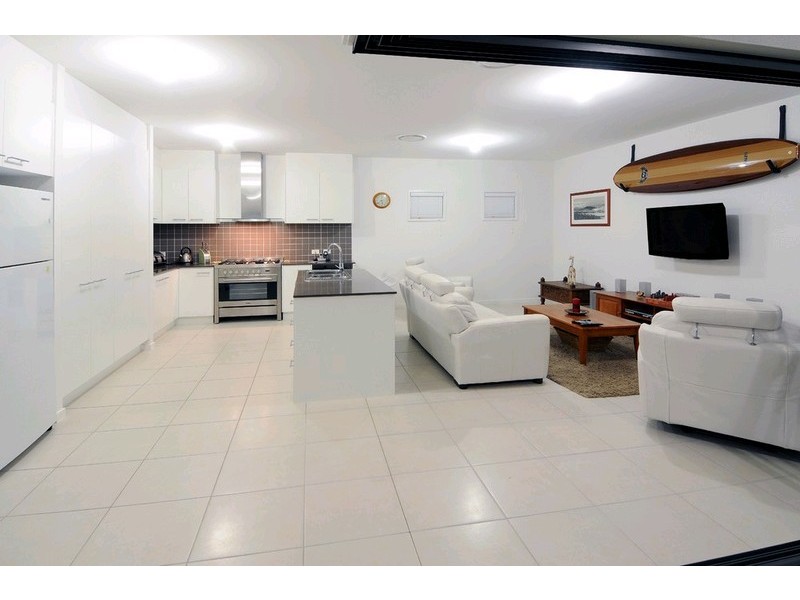 17 Airlie Crescent, Pelican Waters QLD 4551