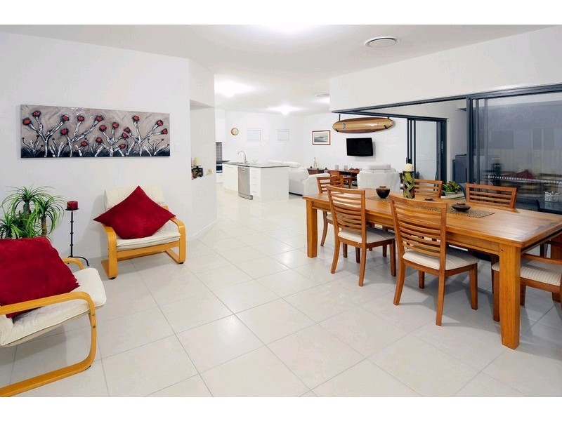 17 Airlie Crescent, Pelican Waters QLD 4551