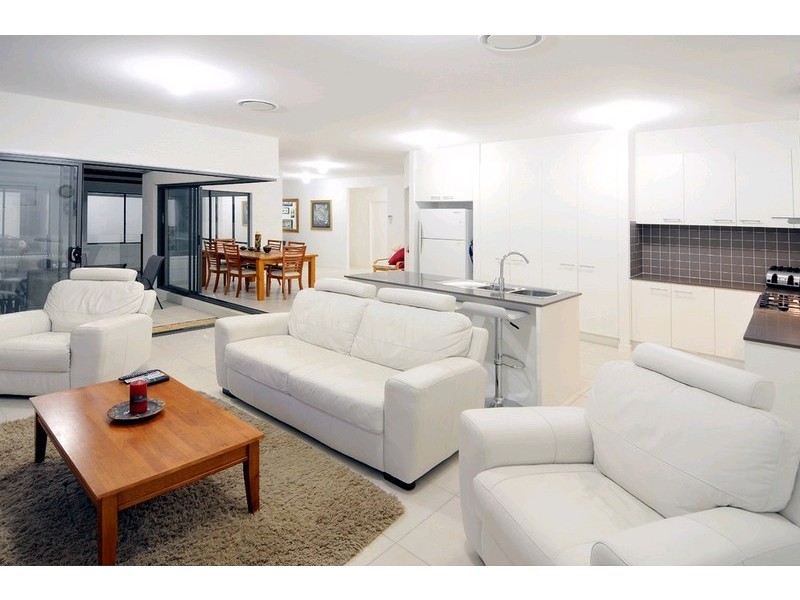 17 Airlie Crescent, Pelican Waters QLD 4551