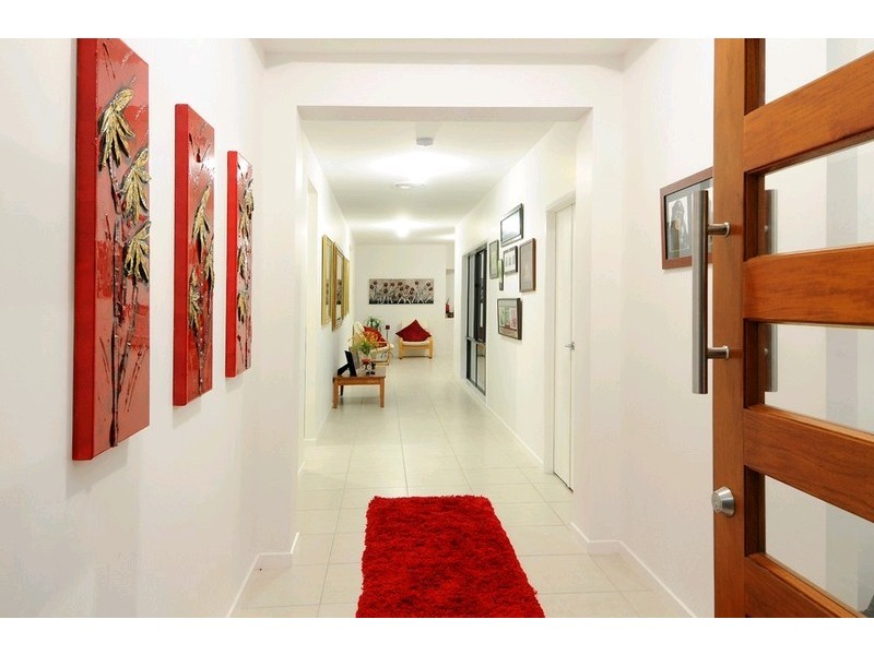 17 Airlie Crescent, Pelican Waters QLD 4551