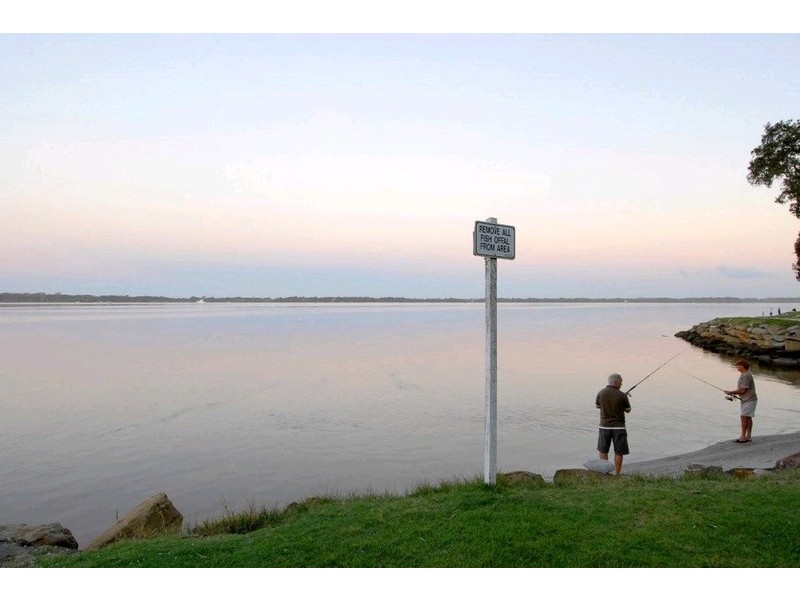 99 Taylor Avenue, Golden Beach QLD 4551