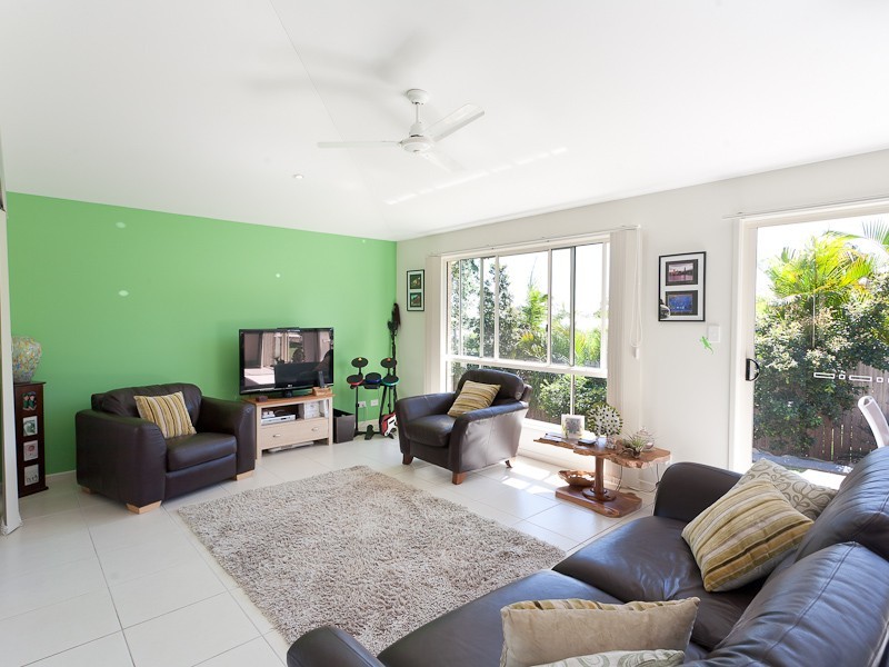 16 The Dales Crescent, Little Mountain QLD 4551