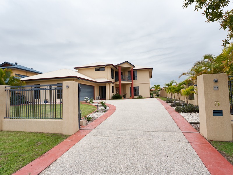 5 Webb Ellis Court, Pelican Waters QLD 4551