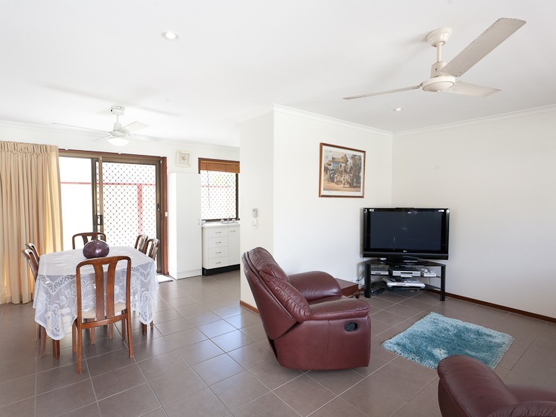 18 Blaxland Street, Golden Beach QLD 4551