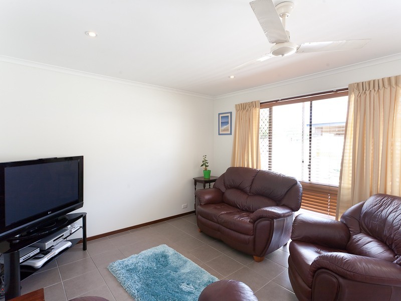 18 Blaxland Street, Golden Beach QLD 4551