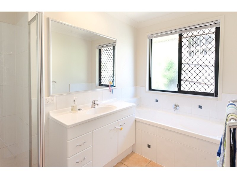 37 Gallery Place, Little Mountain QLD 4551