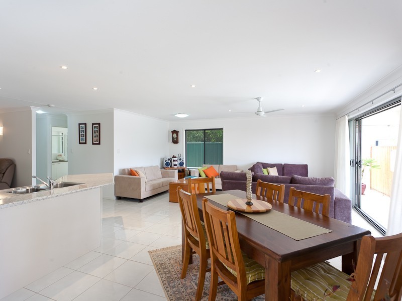 14 Coonang Crescent, Warana QLD 4575