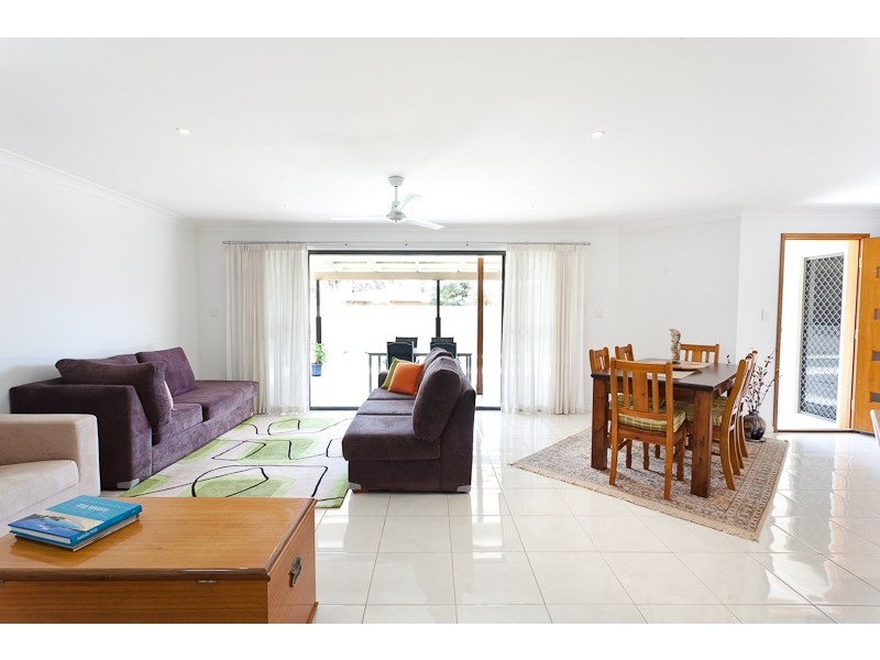 14 Coonang Crescent, Warana QLD 4575