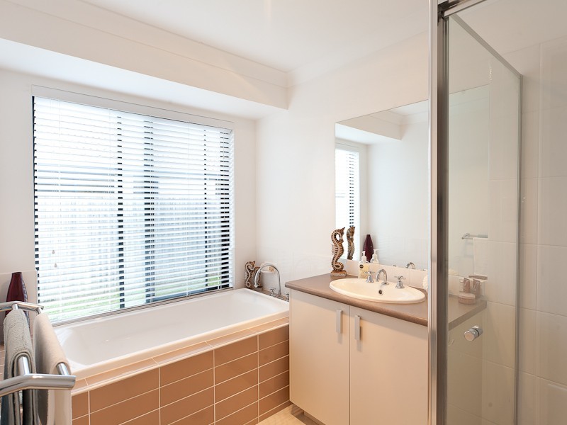 6 Peony Circuit, Little Mountain QLD 4551