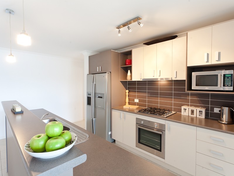 6 Peony Circuit, Little Mountain QLD 4551