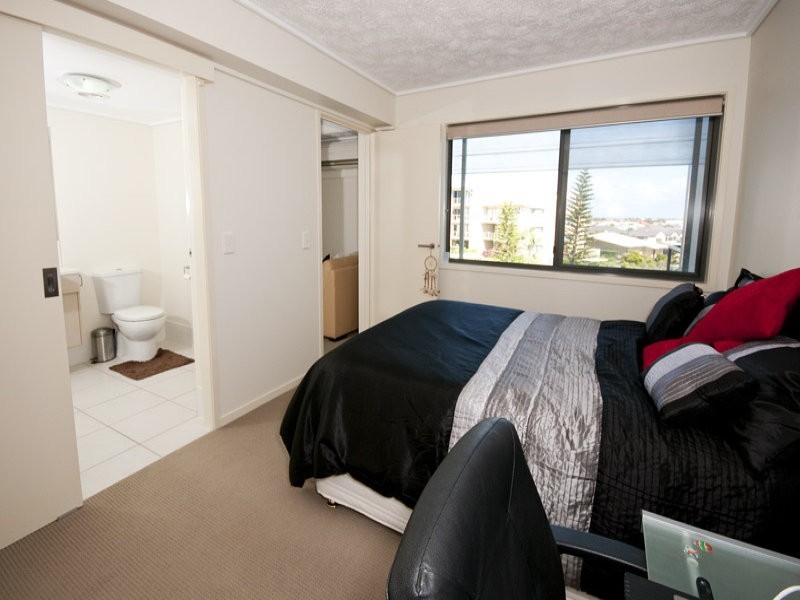 38/4 Grand Parade, Kawana Island QLD 4575