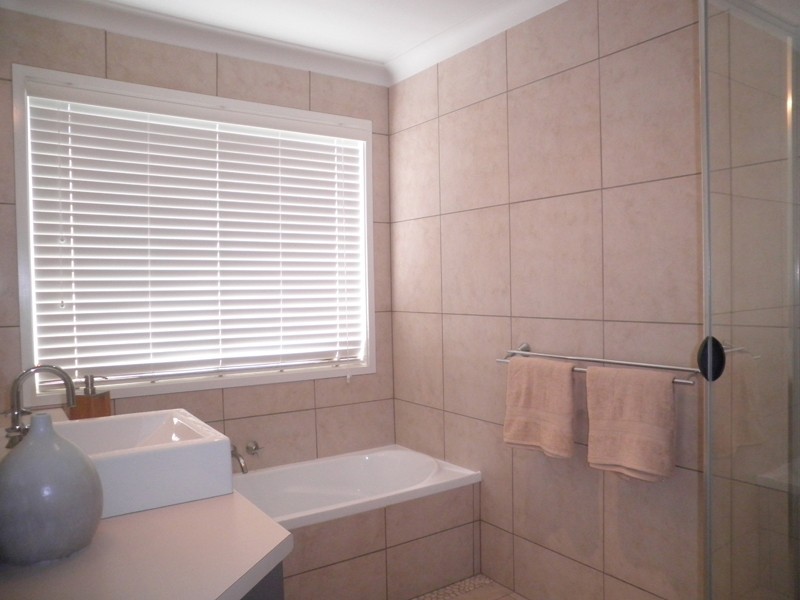 8 Peony Circuit, Little Mountain QLD 4551