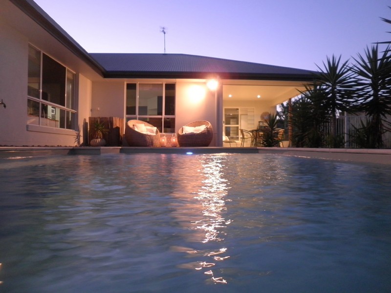 8 Peony Circuit, Little Mountain QLD 4551