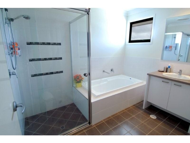 19 Tall Trees Way, Little Mountain QLD 4551