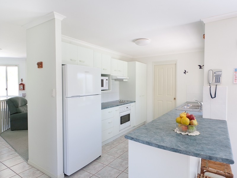 38 Lakeshore Place, Little Mountain QLD 4551