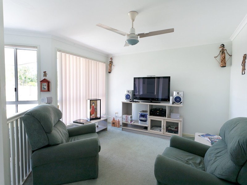 38 Lakeshore Place, Little Mountain QLD 4551