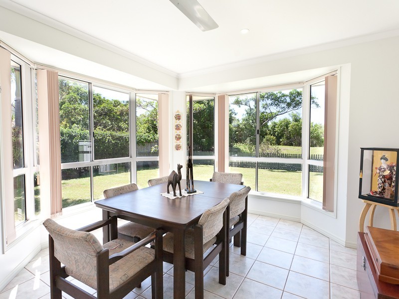 38 Lakeshore Place, Little Mountain QLD 4551