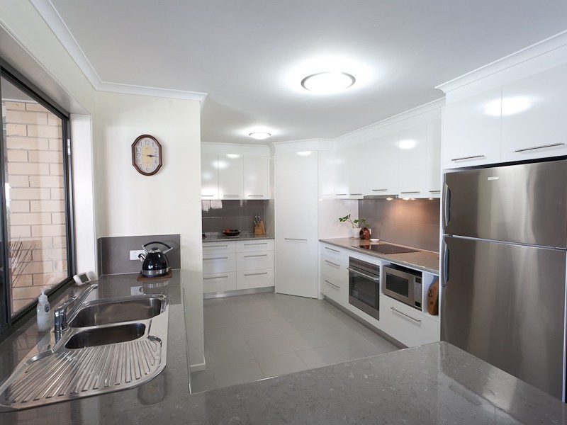 2 Truscott Court, Golden Beach QLD 4551