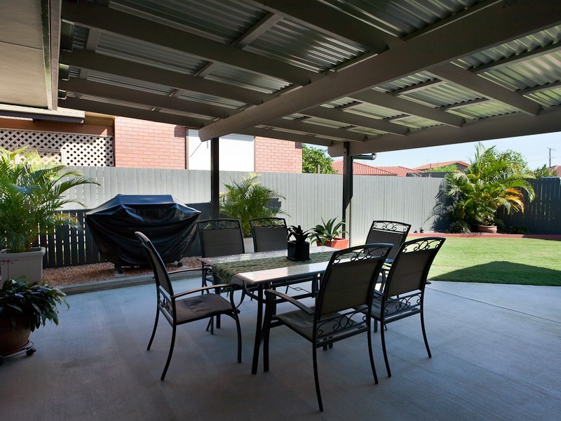 2 Truscott Court, Golden Beach QLD 4551