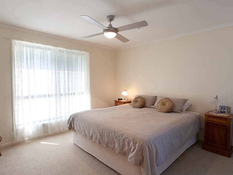 2 Truscott Court, Golden Beach QLD 4551