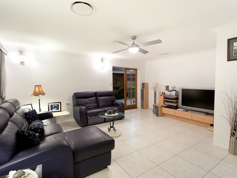 28 Coonang Crescent, Warana QLD 4575