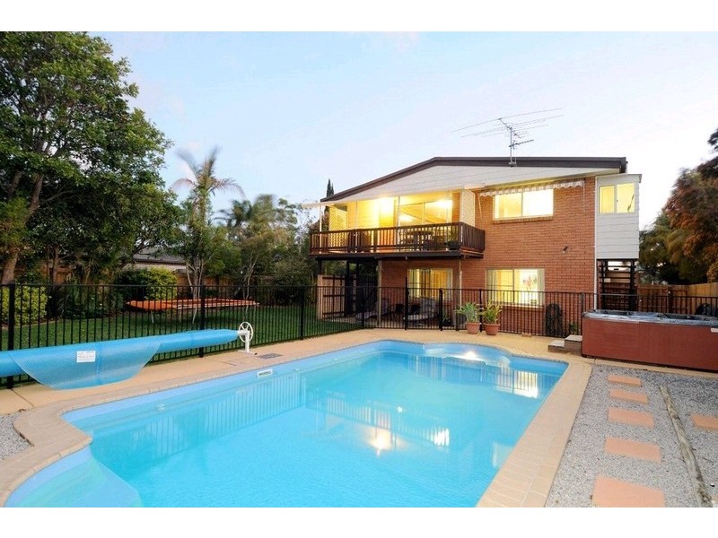 9 Barnett Street, Golden Beach QLD 4551