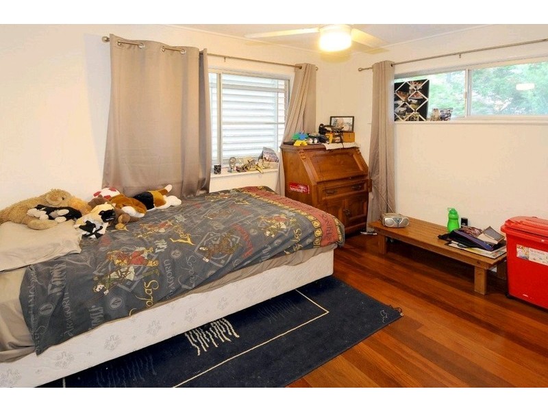 9 Barnett Street, Golden Beach QLD 4551