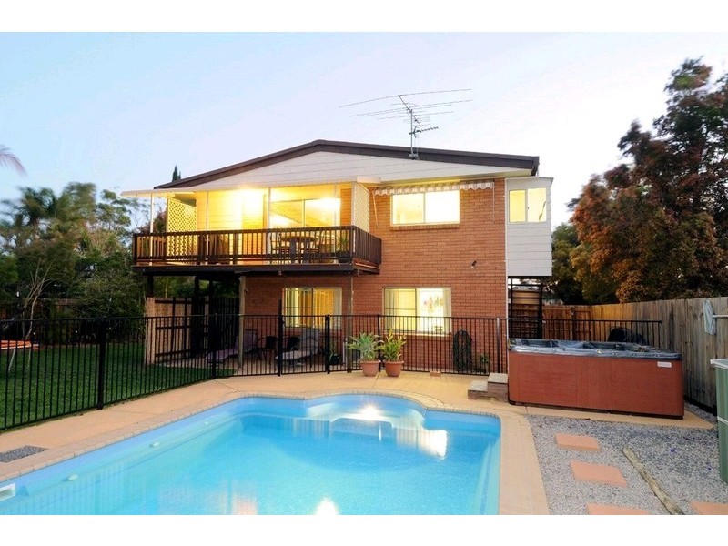 9 Barnett Street, Golden Beach QLD 4551