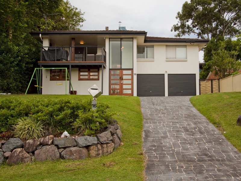 16 Hodgens Street, Caloundra QLD 4551