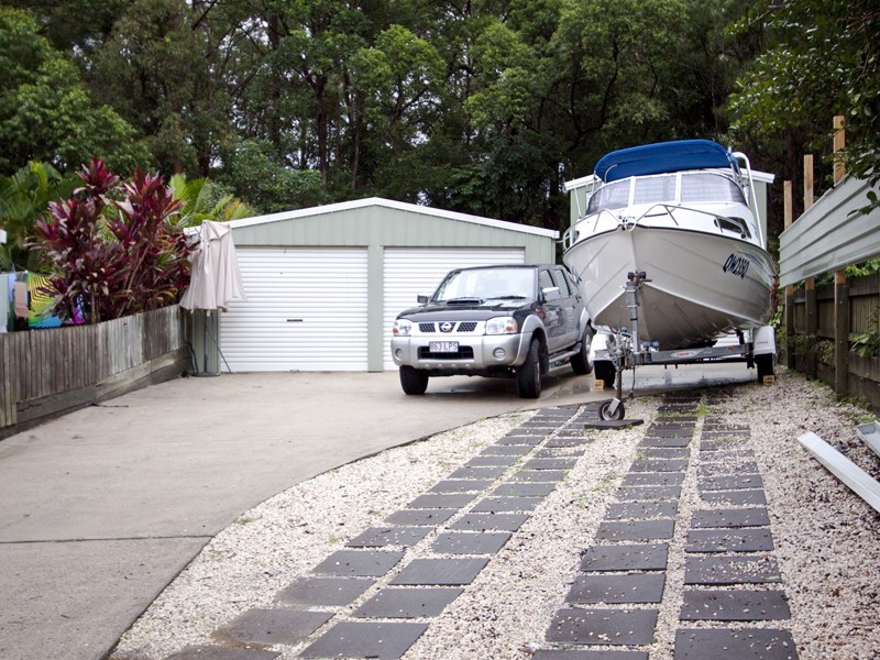 11 Applegum Drive, Little Mountain QLD 4551