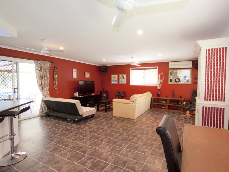 11 Applegum Drive, Little Mountain QLD 4551