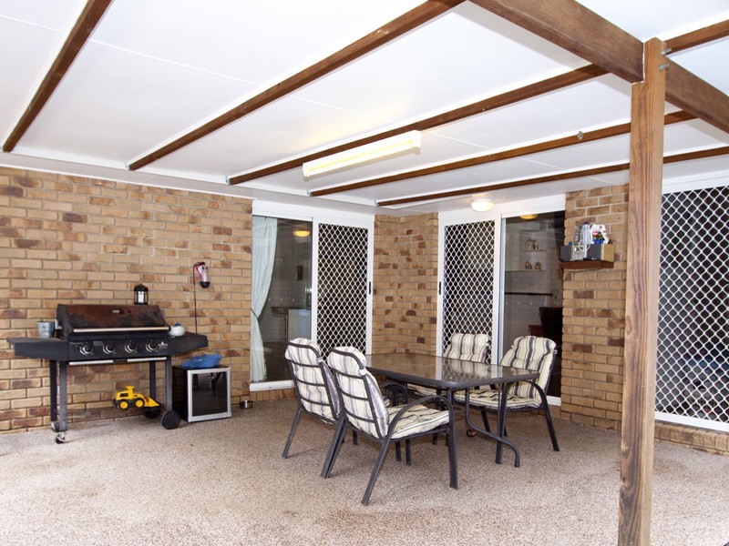 11 Applegum Drive, Little Mountain QLD 4551