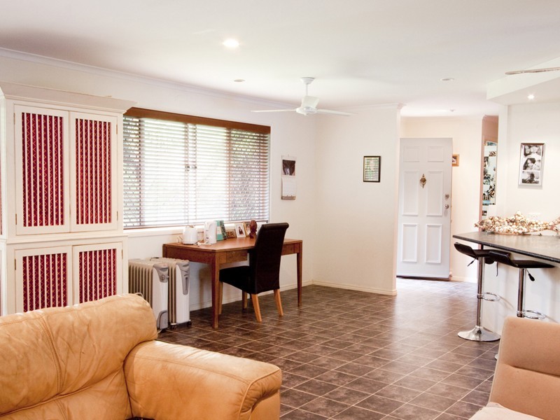 11 Applegum Drive, Little Mountain QLD 4551