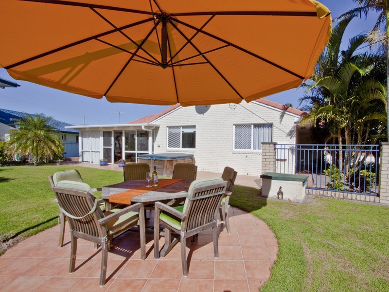 41 Coonang Crescent, Warana QLD 4575