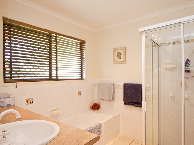 5 Truscott Court, Golden Beach QLD 4551