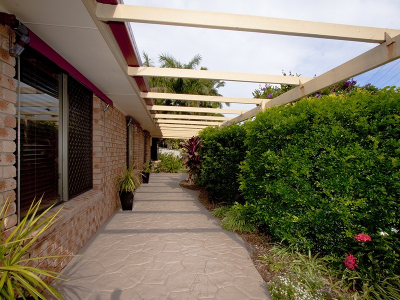 5 Truscott Court, Golden Beach QLD 4551