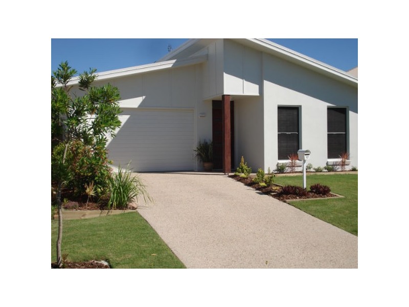 17 Barrine Crescent, Caloundra West QLD 4551