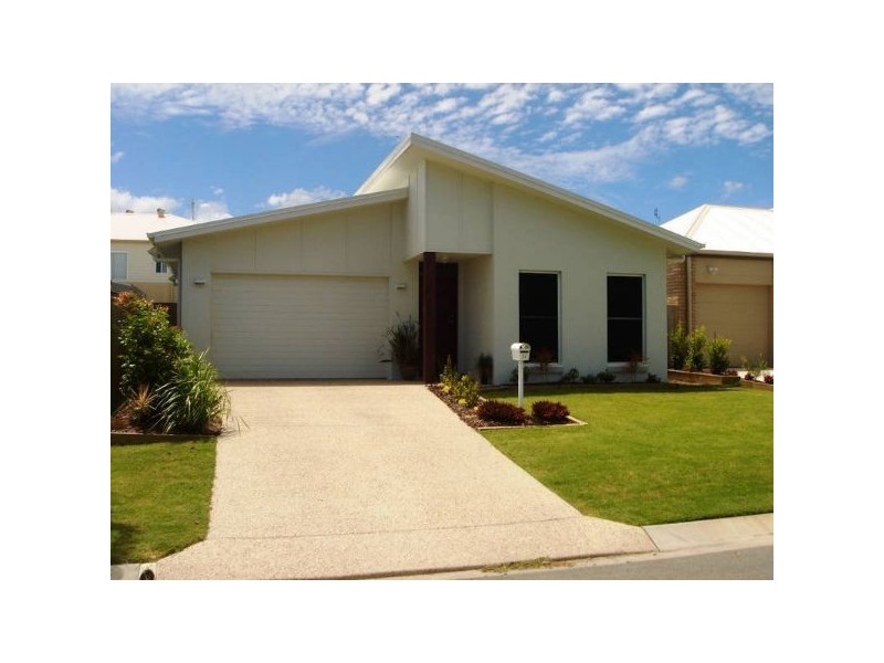 17 Barrine Crescent, Caloundra West QLD 4551