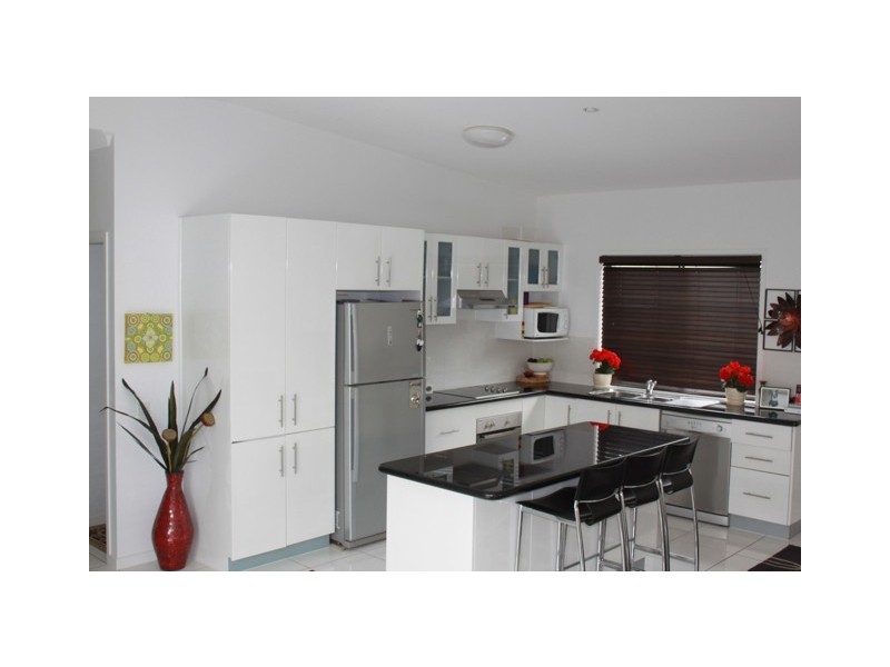 17 Barrine Crescent, Caloundra West QLD 4551