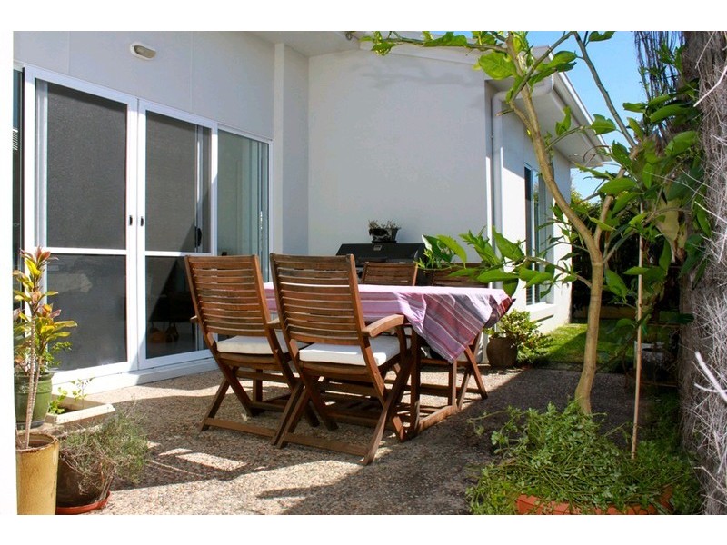 17 Barrine Crescent, Caloundra West QLD 4551