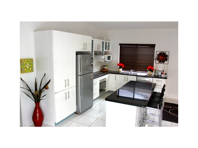 17 Barrine Crescent, Caloundra West QLD 4551